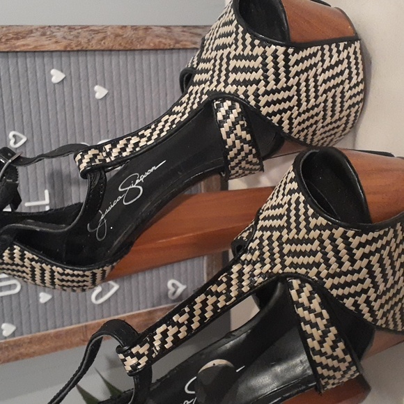 JESSICA SIMPSON HEELS - Picture 2 of 8